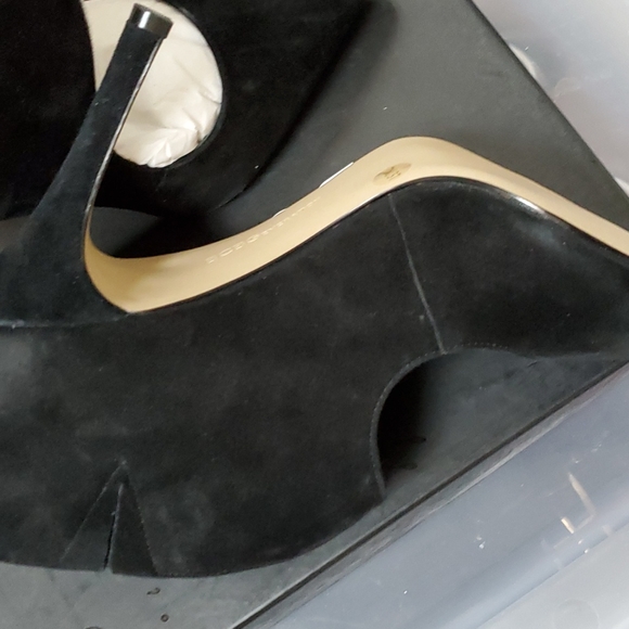 New black suede heeled ankle boots size 7 BCBG - Picture 2 of 2